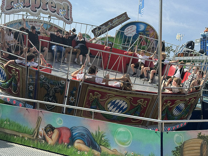 Wiesn-Vergnügungsgeschäfte: Hupferl auf dem Oktoberfest (©Foto: Martin Schmitz)